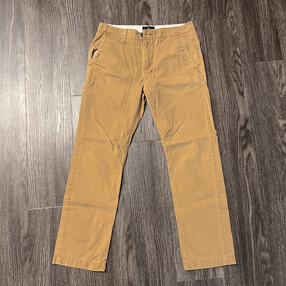 American Eagle Straight Chinos (30x32)